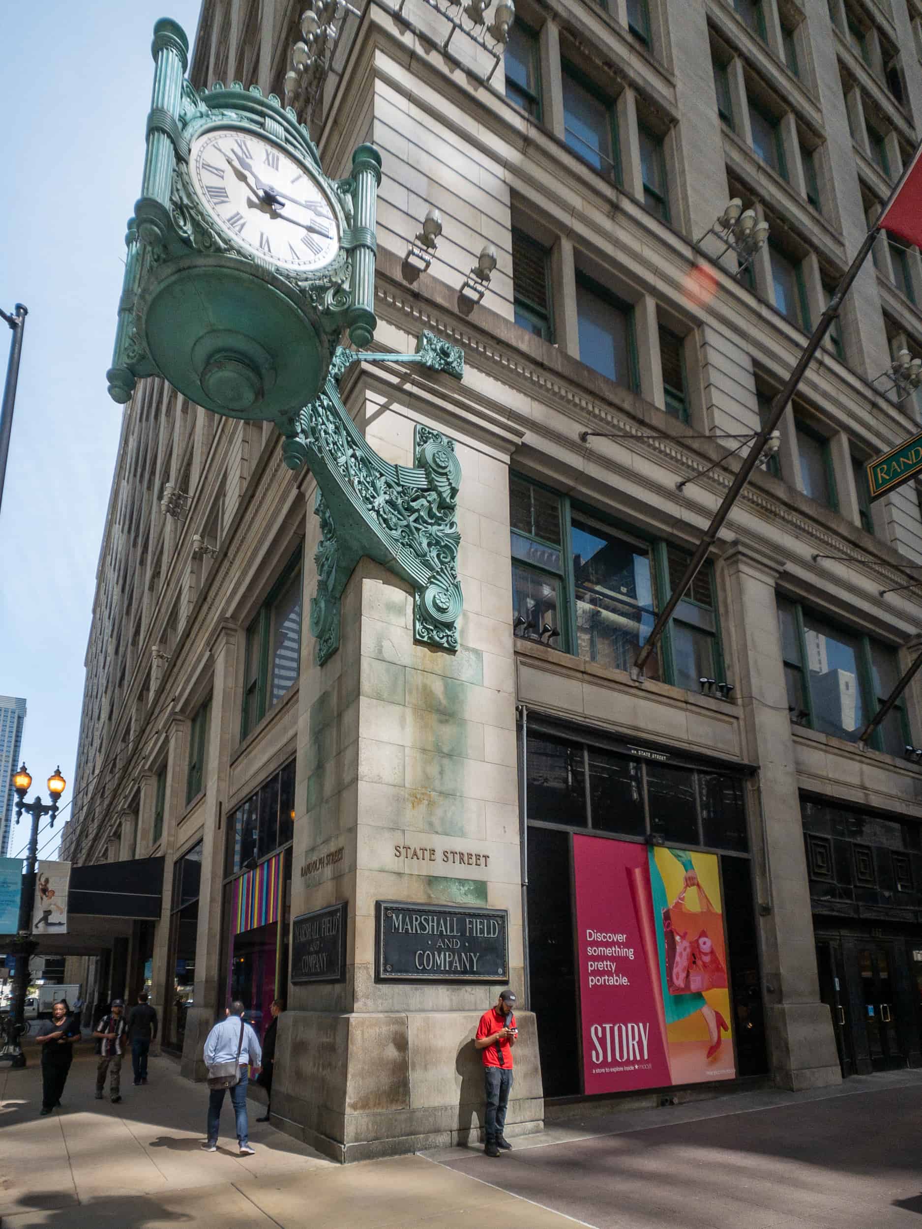 State Street Shopping Chicago Traveler